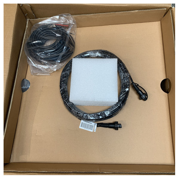 رادار بحري رقمي رقمي من طراز Garmin GMR Fantom 18 بوصة - 010-01706-00