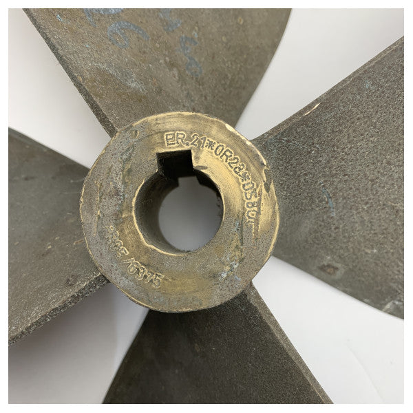 Eliche Radice 4-bladet 21 x 28 RH propel med en diameter på 40 mm