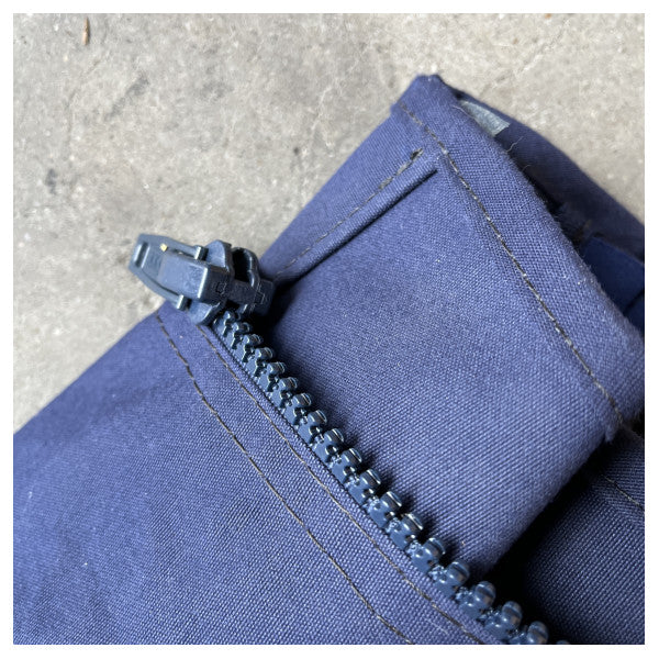 Прозрачен син капак на кърмата на Sessa Marine C43