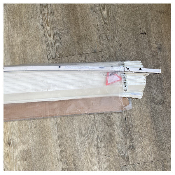 Штори Dometic OceanAir білі 1638 x 1103 мм салон по лівому борту Sessa C68