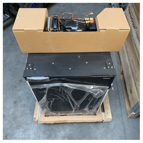 ثلاجة بضاغط الهواء Vitrifrigo C130 130 لتر 12/24 فولت أسود