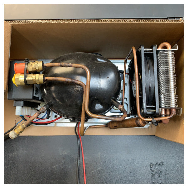 ثلاجة بضاغط الهواء Vitrifrigo C130 130 لتر 12/24 فولت أسود