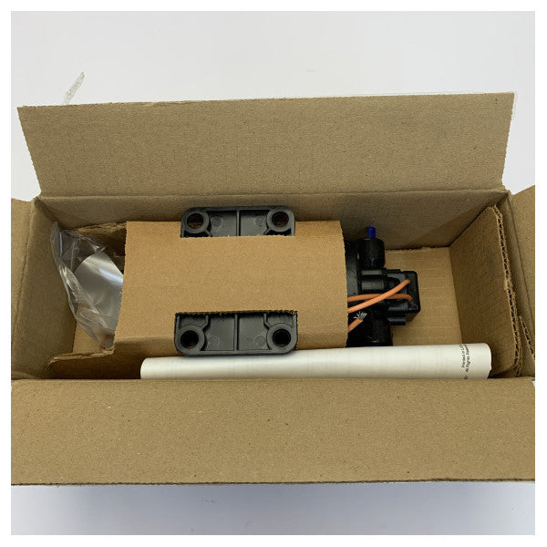 Flojet Duplex II Membranpump 12V 4L/min 2.8 Bar - D3121E3011AR