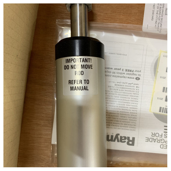 Raymarine Type 3 Hydraulic Linear Drive 12V Autopilot Unit M81202