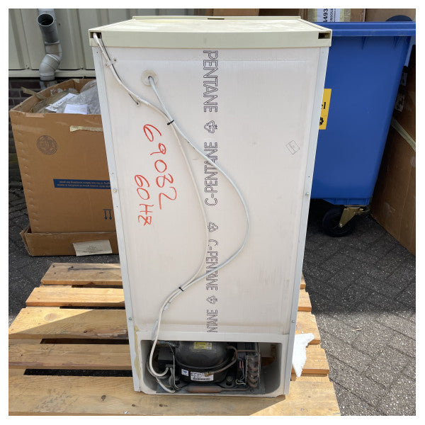 Indesit RG1191W Freistehender Kühlschrank Kompakt 115V