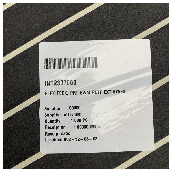 Quicksilver 675 Pilothouse Explorer czarny pokład do pływania teakowy zestaw pokrywy - 2307069