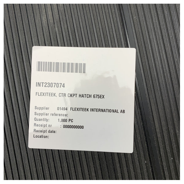 Conjunto de cobertura de teca preta para abertura central do Quicksilver 675 Pilothouse Explorer - 2307074