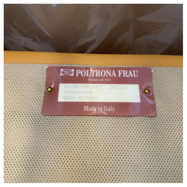 Poltrona Frau Vittoria Wenge brun läderstol av hög kvalitet