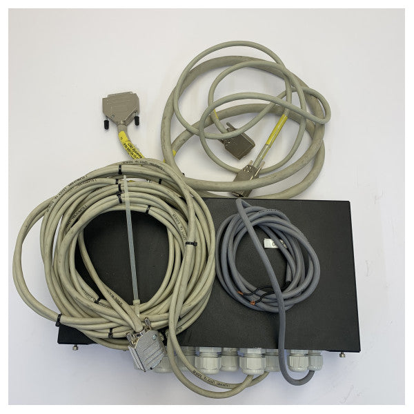Unidad de interfaz de electrónica marina VDL 6040-30-10 con cables D-Sub
