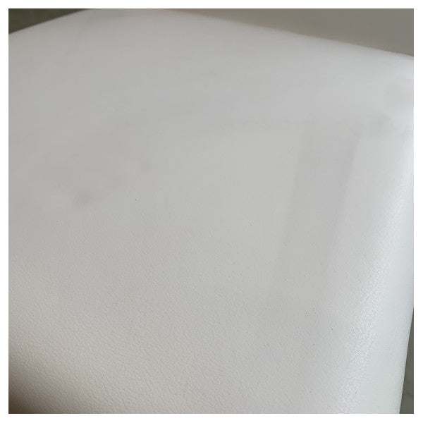 Modelo de silla de comedor Maggie con patas de teca - Magsedleg