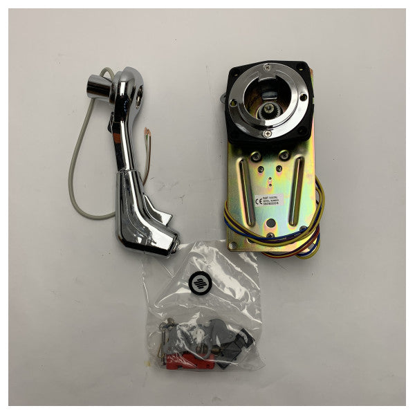 Контрол на двигателя Uflex B310CH със страничен монтаж и хромирана облицовка