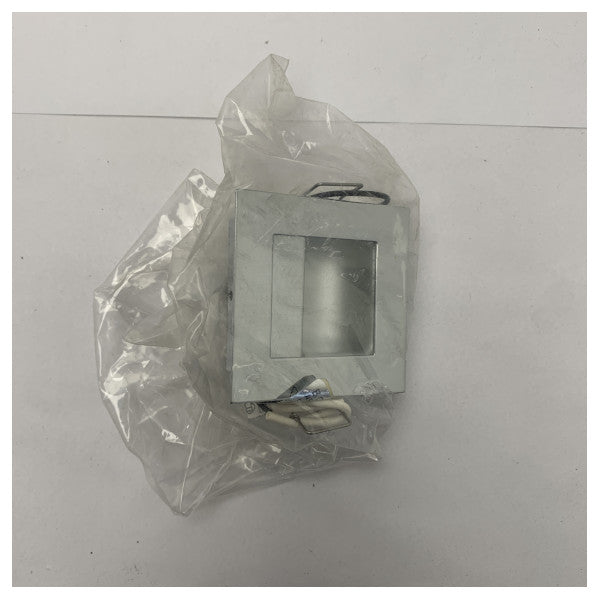 Прожектор BCM G3281/0060 с универсално покритие от сатенен хром