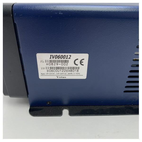 Vetus IV060012 12V 600W 正弦波インバーター 230V