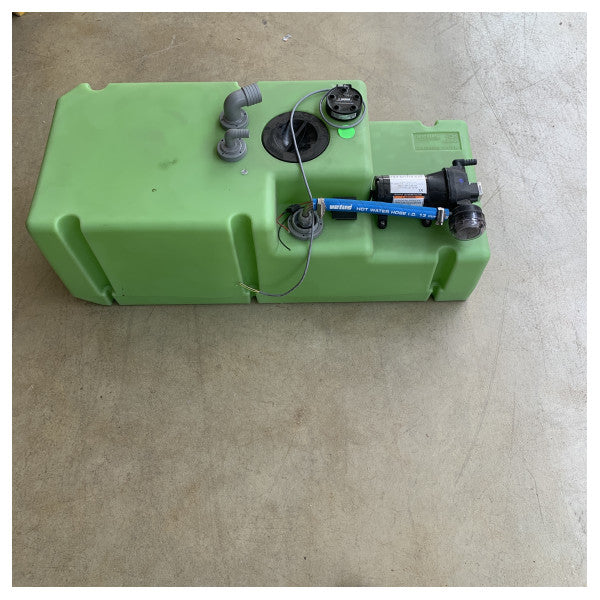 Vetus DWSC08824 88L 24V sustav za pitku vodu s rezervoarom i pumpom