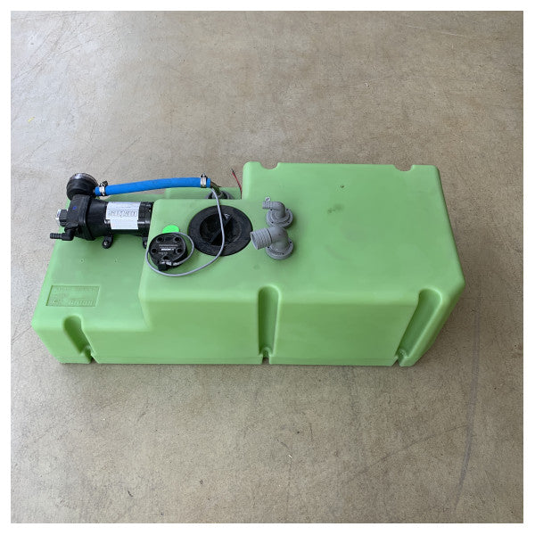 Vetus DWSC08824 88L 24V sustav za pitku vodu s rezervoarom i pumpom