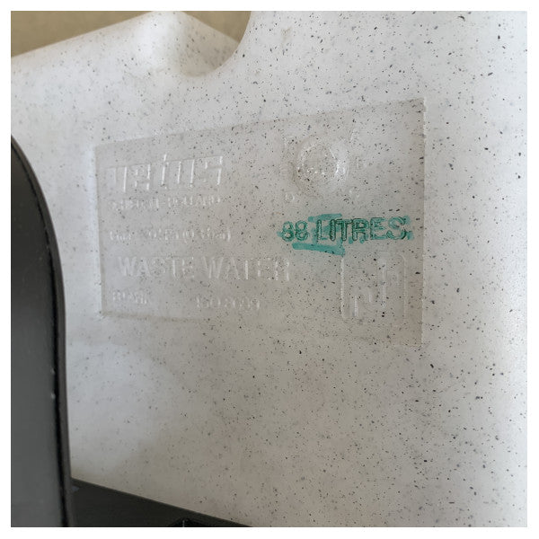 Vetus WWS8824B 88L avloppsvattentankssystem med pump 24V