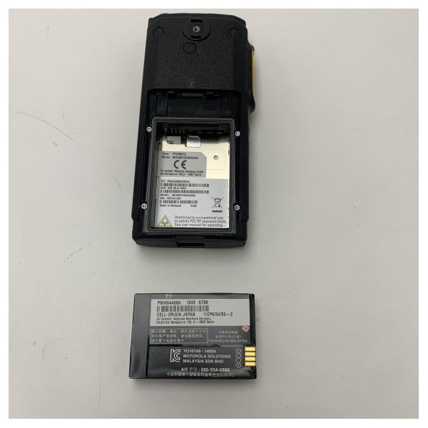 Motorola SL2600 UHF Two Way Digital Radio - MDH88YCD9SA2AN