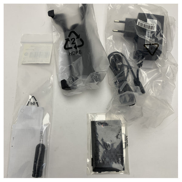 Motorola SL2600 UHF Two Way Digital Radio - MDH88YCD9SA2AN