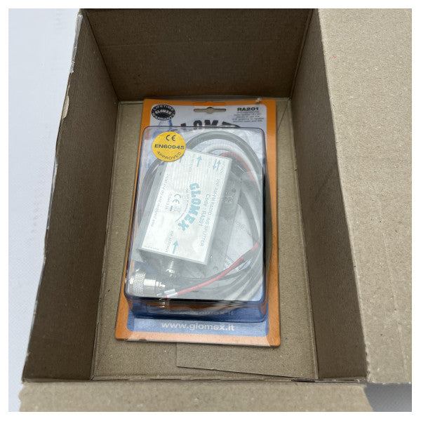 Glomex VHF AM FM Radio Splitter for Marine Use - RA201 � Distributeur de signaux durable et résistant aux intempéries pour bateaux et navires