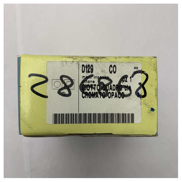 Квадратна дверна ручка Olivari D129-CO в комплекті з матовим хромом