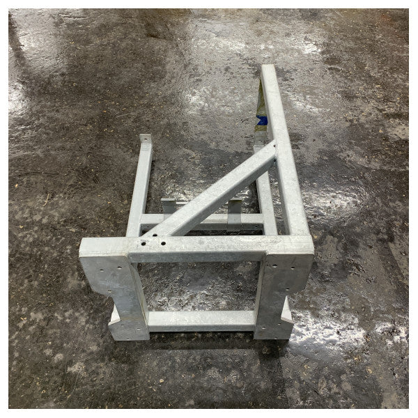 Piedistallo di montaggio in alluminio Hanse Yachts per generatore Fischer Panda 10000I