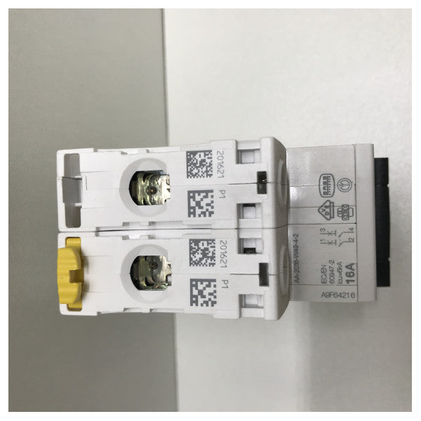 Schneider Electric 16A 2-polet miniatureafbryder til elektrisk beskyttelse af skibe