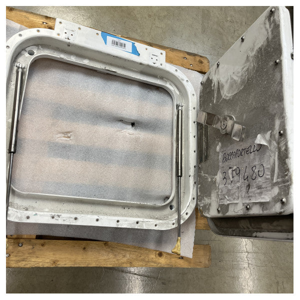 2-й вибір Водонепроникний люк NEMO з нержавіючої сталі з замком 490 x 430 LN A30 FD - 379480