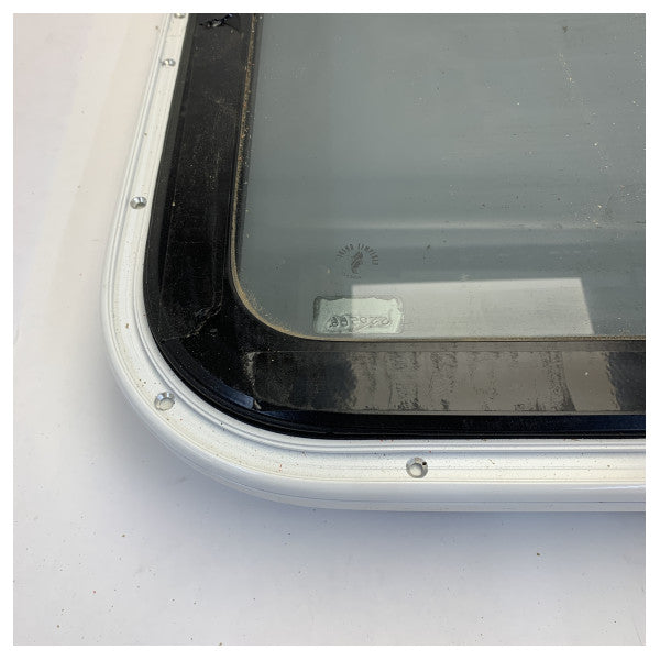 トレンドマリンホワイトアルミニウムコーティングオープニングウィンドウ 875 x 515 mm