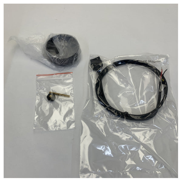 Zestaw Raymarine i40 Speed z transduktorem montowanym na rufie ST69 - E70141