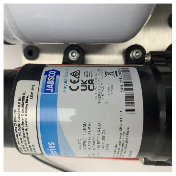 Sistema de bomba de agua dulce Jabsco Par-Max 2.9 con acumulador 12V