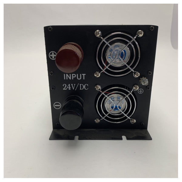 Skytronic 651.683 3000W синусоидален инвертор 230V | 24V