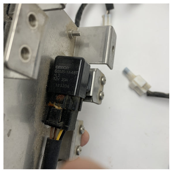 Cablagem marítima Suzuki 6X6-F8T73972 usada - Ligação eléctrica duradoura para ambientes marítimos adversos