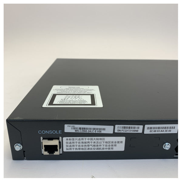 Cisco Catalyst WS-C2960-24LC-S Conmutador de red - 24 puertos 10/100 (8 PoE)