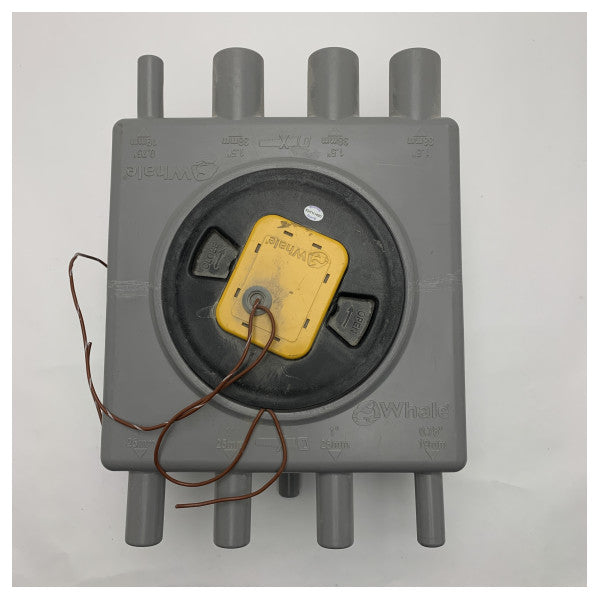 Valgrå avfallstank 8L för båtar och yachter 12/24V - GT0810B