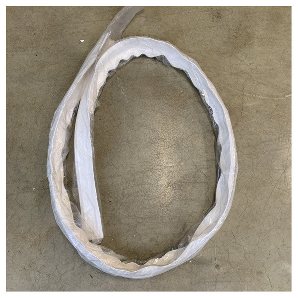 Polyform PG-3 PolyGuard Dok Fender Extrusie - 3 meter Bescherm uw boot en dok met de robuuste en duurzame Polyform PG-3 PolyGuard Dock Fender. Deze hoogwaardige fender, gemaakt van de unieke PolyGuard formule, biedt een superieure bescherming tegen stoten