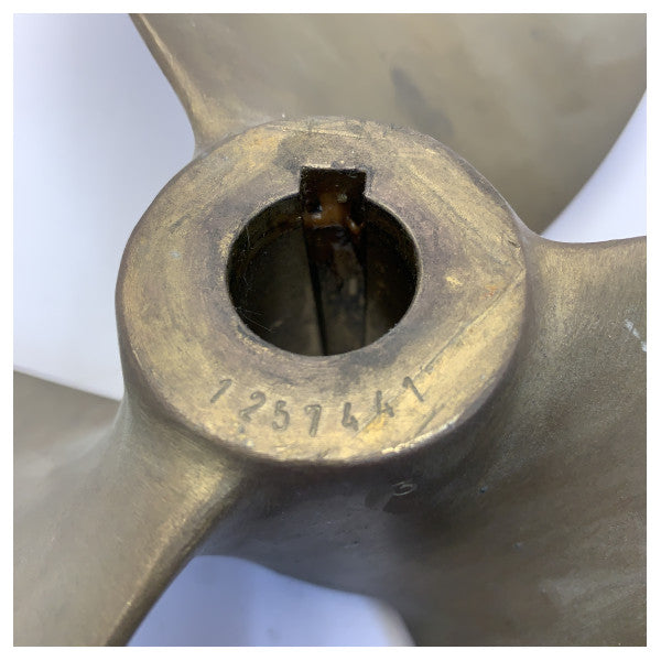 GEBRAUCHTE Vetus P3B-17X14R Propeller 3-Blatt Messing Rechtsdrehend 30 mm