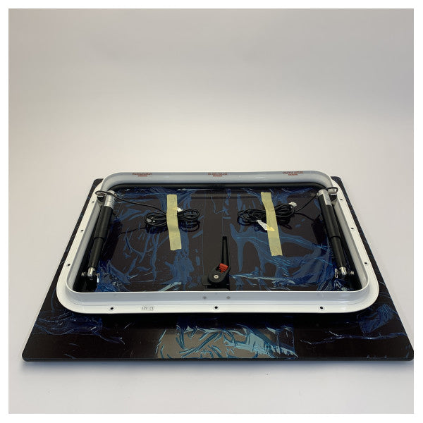 Lewmar elektrisk hardtop åbning lue sort med aktuator - 30344400