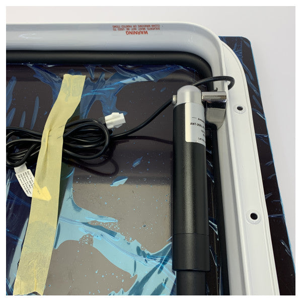 Lewmar elektrisk hardtop åbning lue sort med aktuator - 30344400
