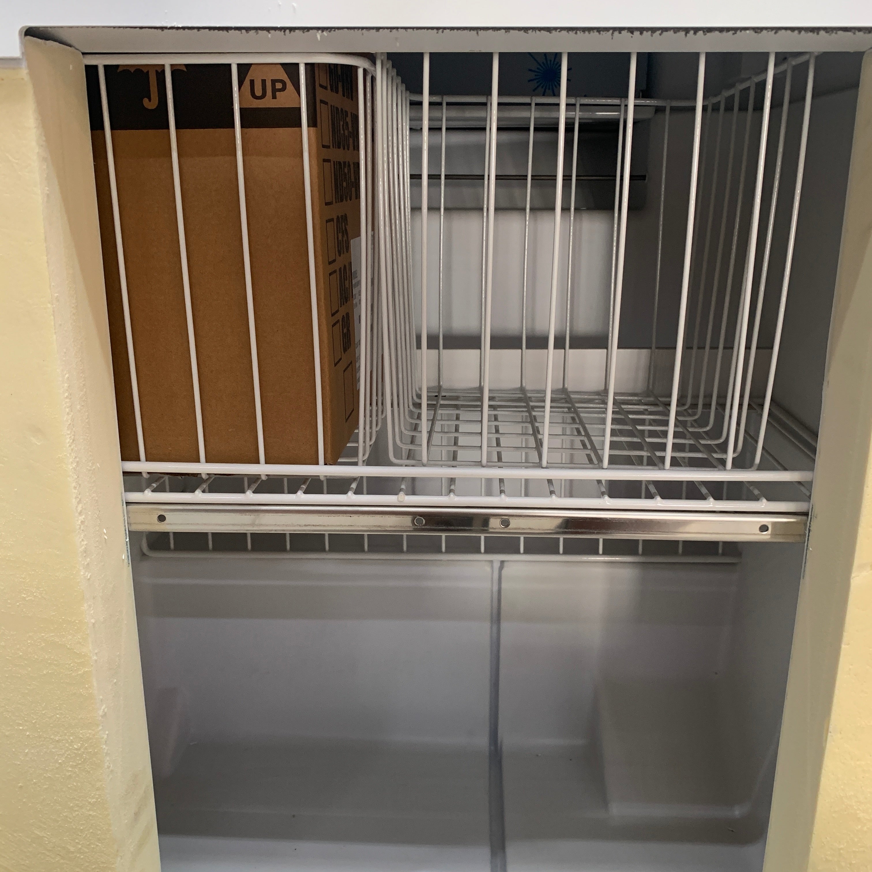 Vitrifrigo JN250 CFS 250L kompresör soğutmalı kapılı buz kutusu 12/24V - 191276