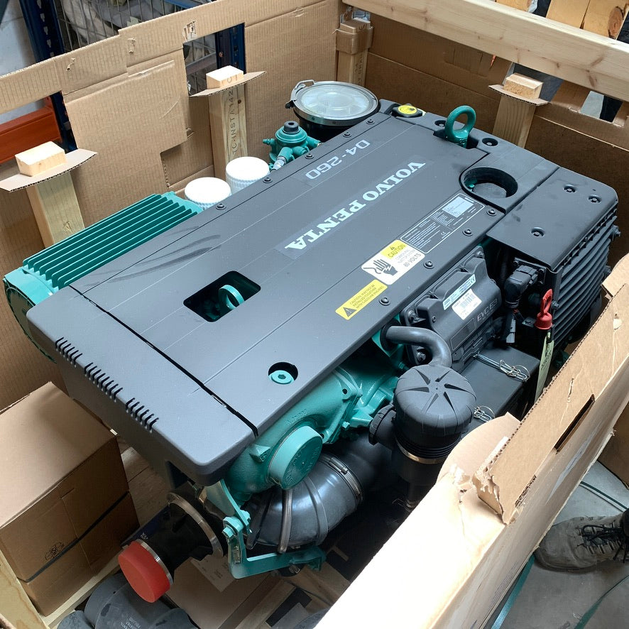 New Volvo Penta D4-260 With DPH Complete Engine Kit