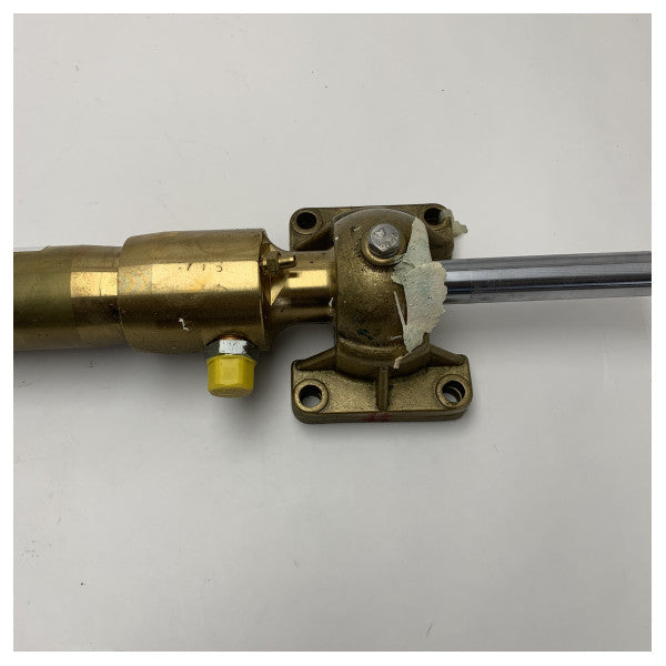 Високоякісний латунний гідравлічний циліндр Marsili CL.0/18N для внутрішнього використання на суднах з хромованим штоком з нержавіючої сталі