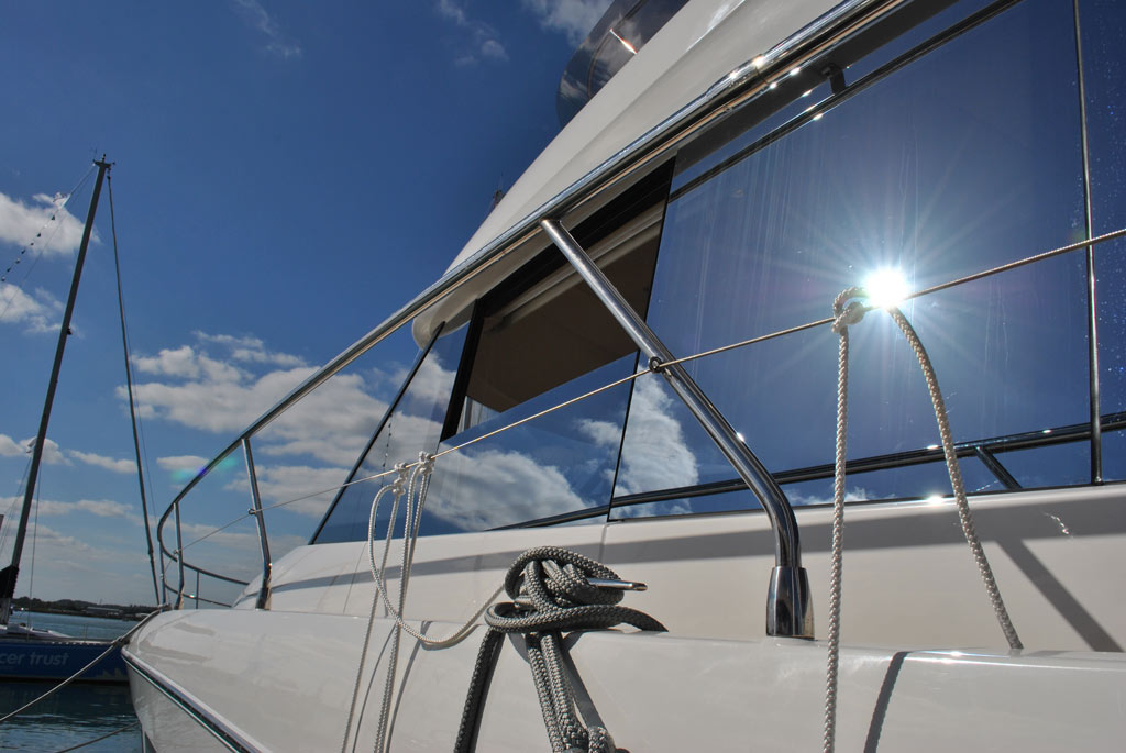 Trend Marine vitres latérales ouvrantes électriques à bâbord