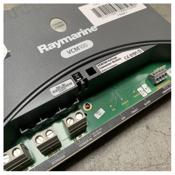 BRUGT Raymarine VCM100 Marine Voltage Converter Module 12-24V DC til 42V DC til skibselektronik