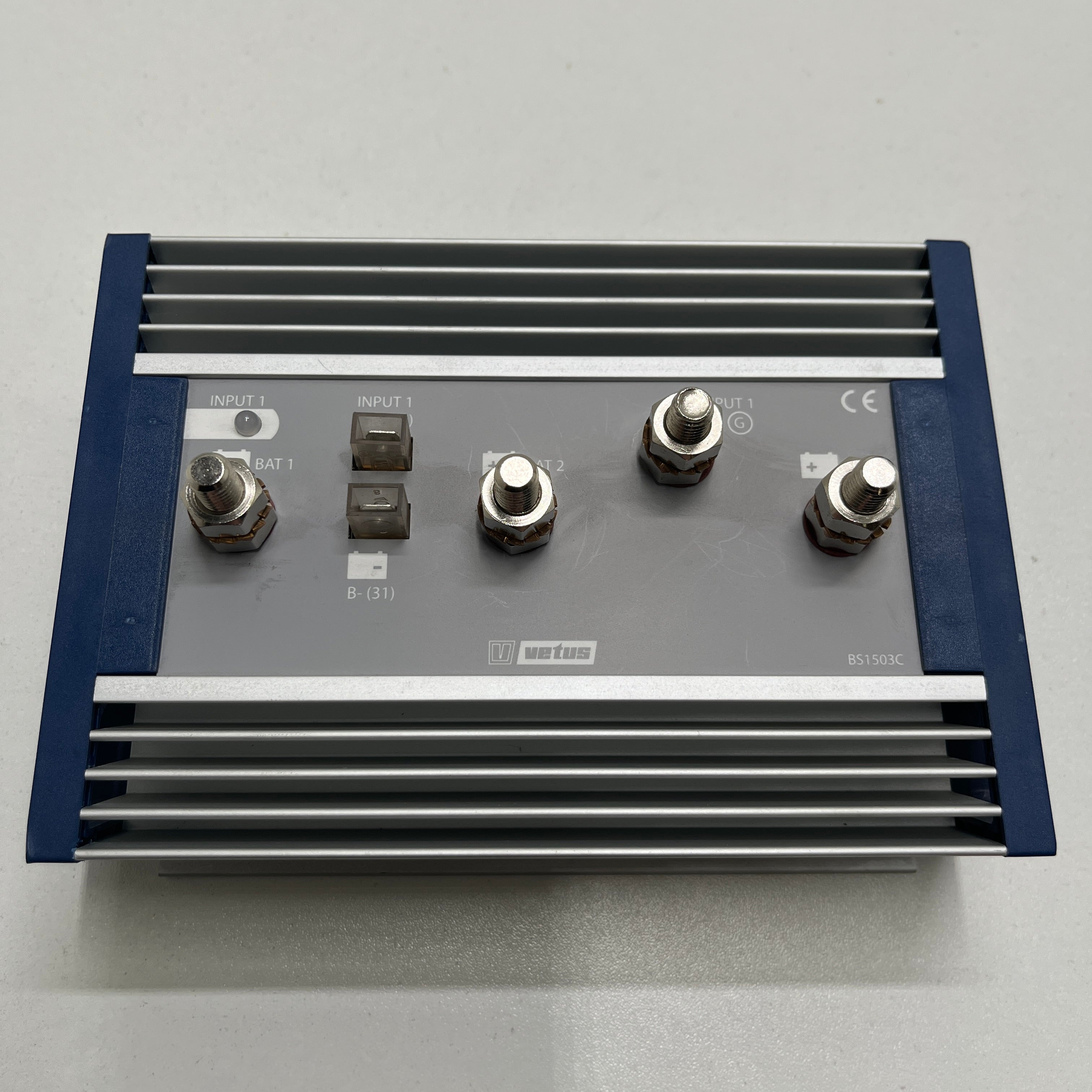 Сепаратор за 3 батерии Vetus 150 ампера - BS1503C