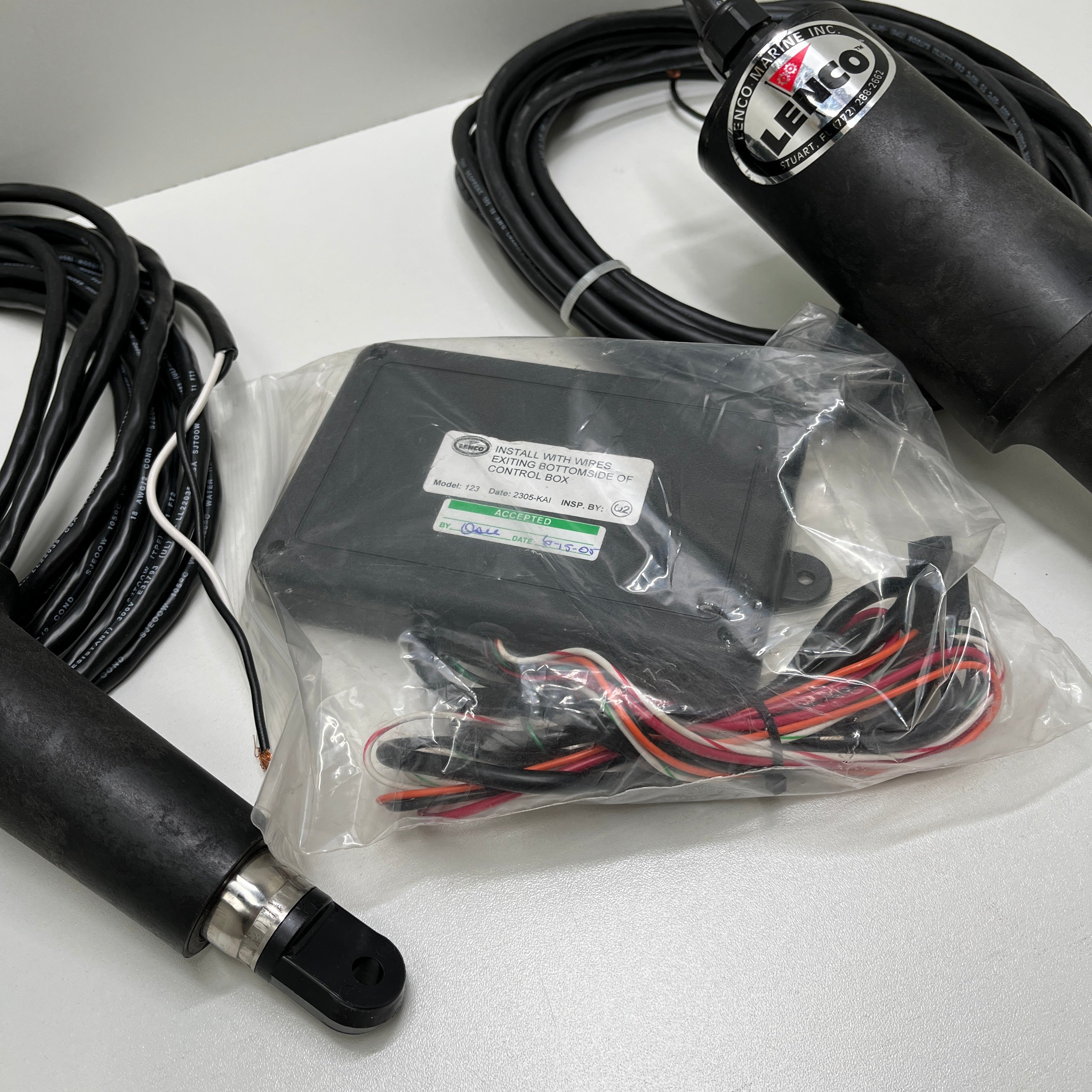 Lenco 12 x 24-дюймовий комплект автоматичних обрізних вкладок електричний 12В - TT12X24NS