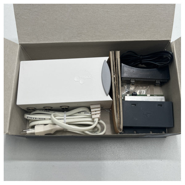 Triax TV/Tuner-kaukosäädin TRIAX - TIL-701 � Kestävä vedenpitävä muotoilu veneisiin ja jahteihin