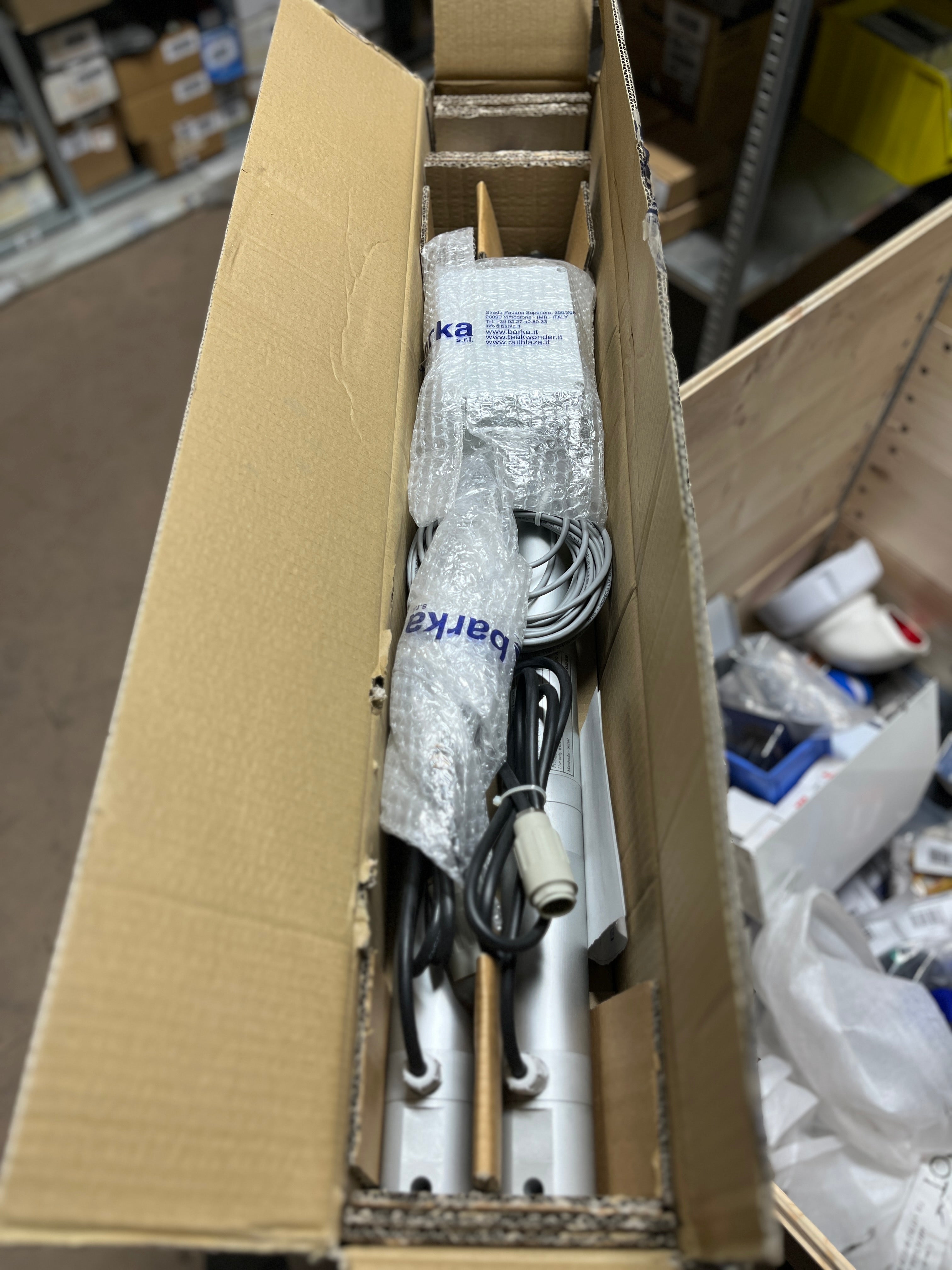 Barka Set di cilindri elettrici 12V per sollevatore di portelloni