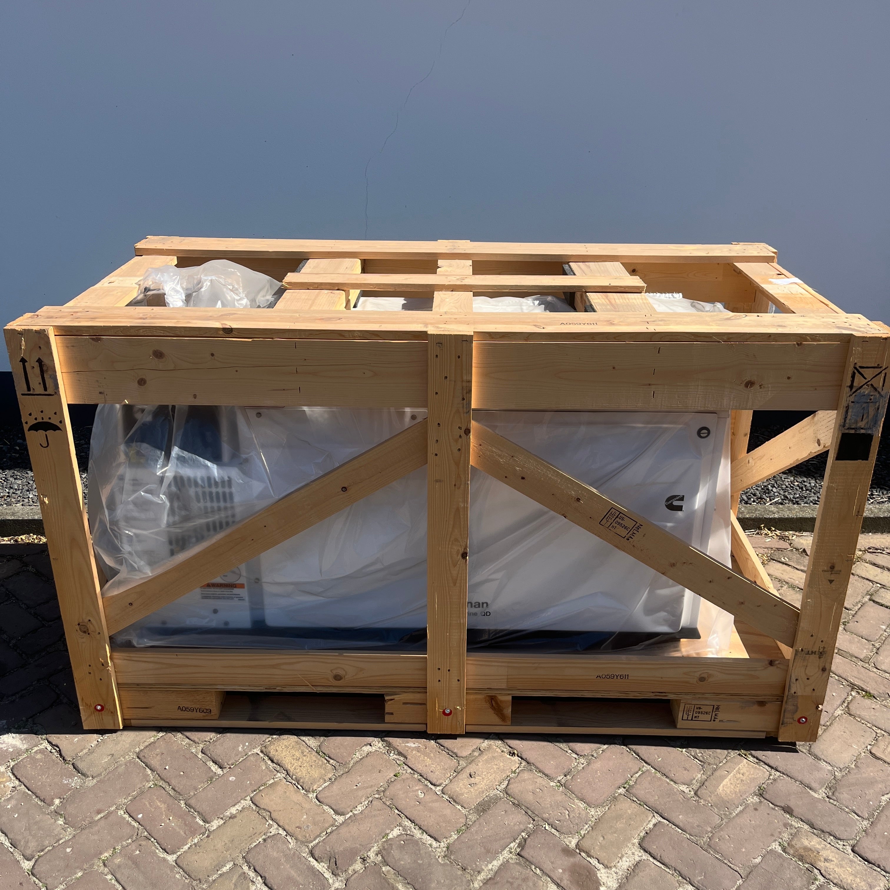 Cummins Onan 29 kW Marine Diesel Generator 230V | 60Hz - 29MDKDS