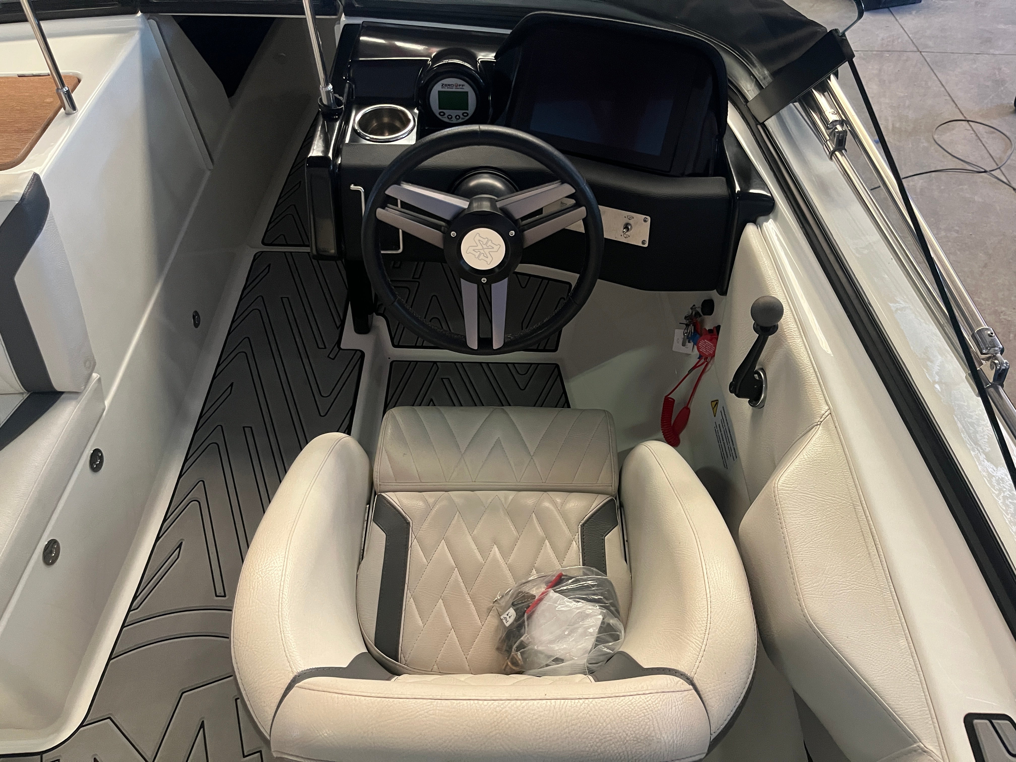 Метод Wake Ski 6.2 уейкборд - лодка за водни ски с 440HP RED