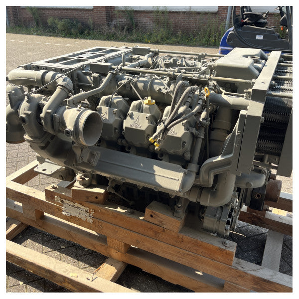 Ubrukt Deutz BF6M1015MC V6 Marine dieselmotor med ZF311 girkasse